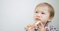 小孩不肯刷牙怎么办