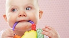 一岁才长牙是否正常？